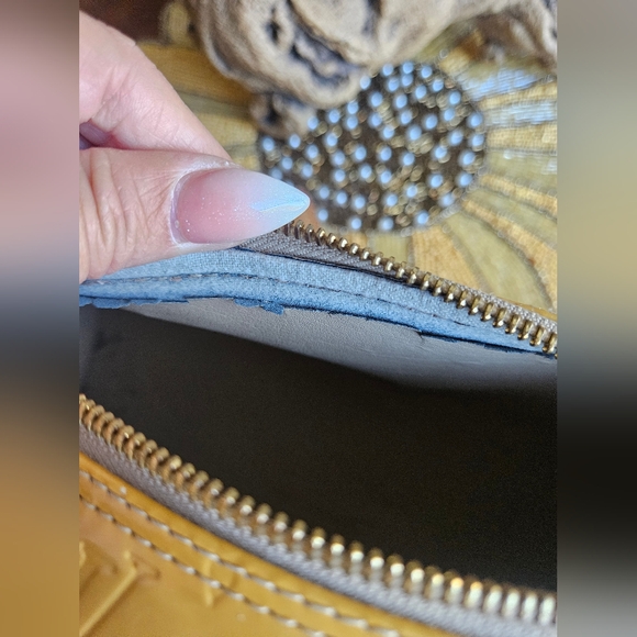 Louis Vuitton Papillion Vernis bag - Picture 8 of 12